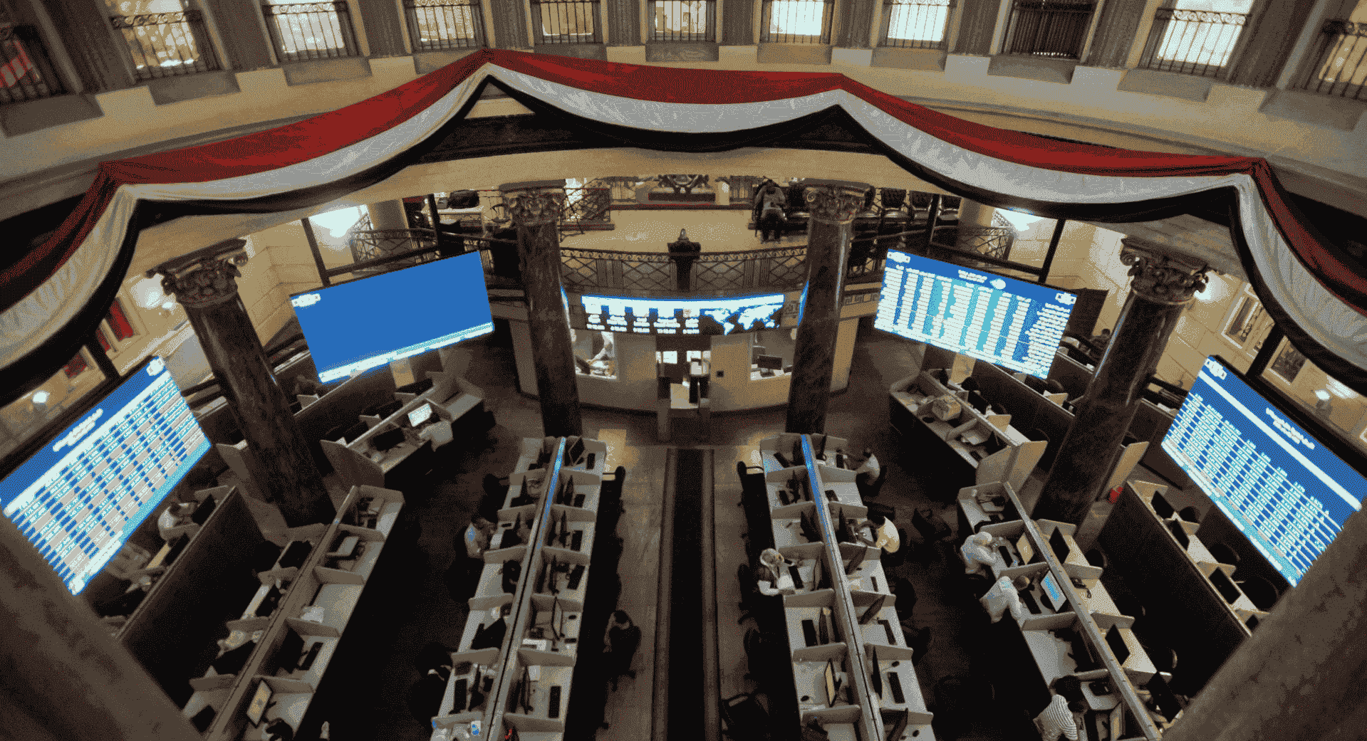 البورصة تعلن تنفيذ صفقات حجم كبير على أسهم 4 شركات